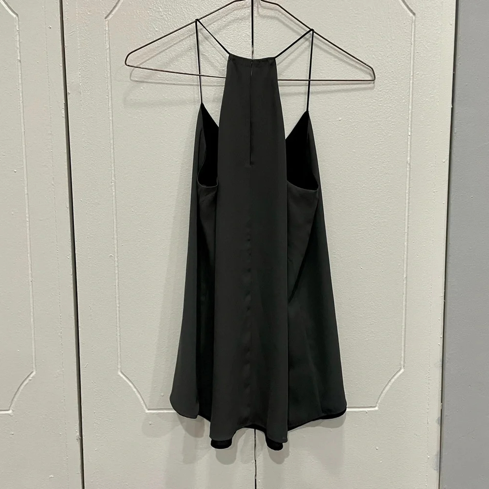 Express Tank Top - Picture 2 of 4
